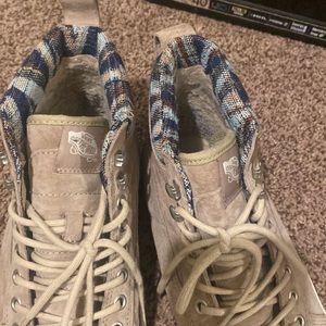 Men’s or women’s vans 8.5 men’s tan with plaid on top fleece lined super warm